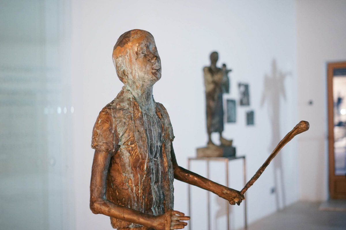 Przeczucie wieczności. Rzeźby Stanisława Cukra w Hospicjum Via Spei